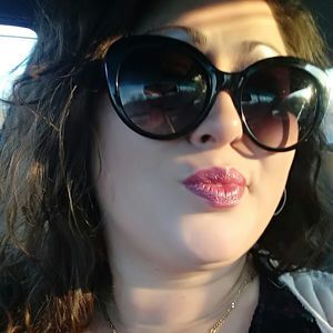 Meet your Posher, Lauren augusta